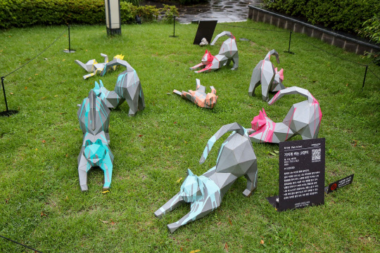 경기도 용인시 소재 신세계백화점 경기점에서 전시 중인 '이머징 아티스트 위드 신세계' 작품. 신세계백화점 제공